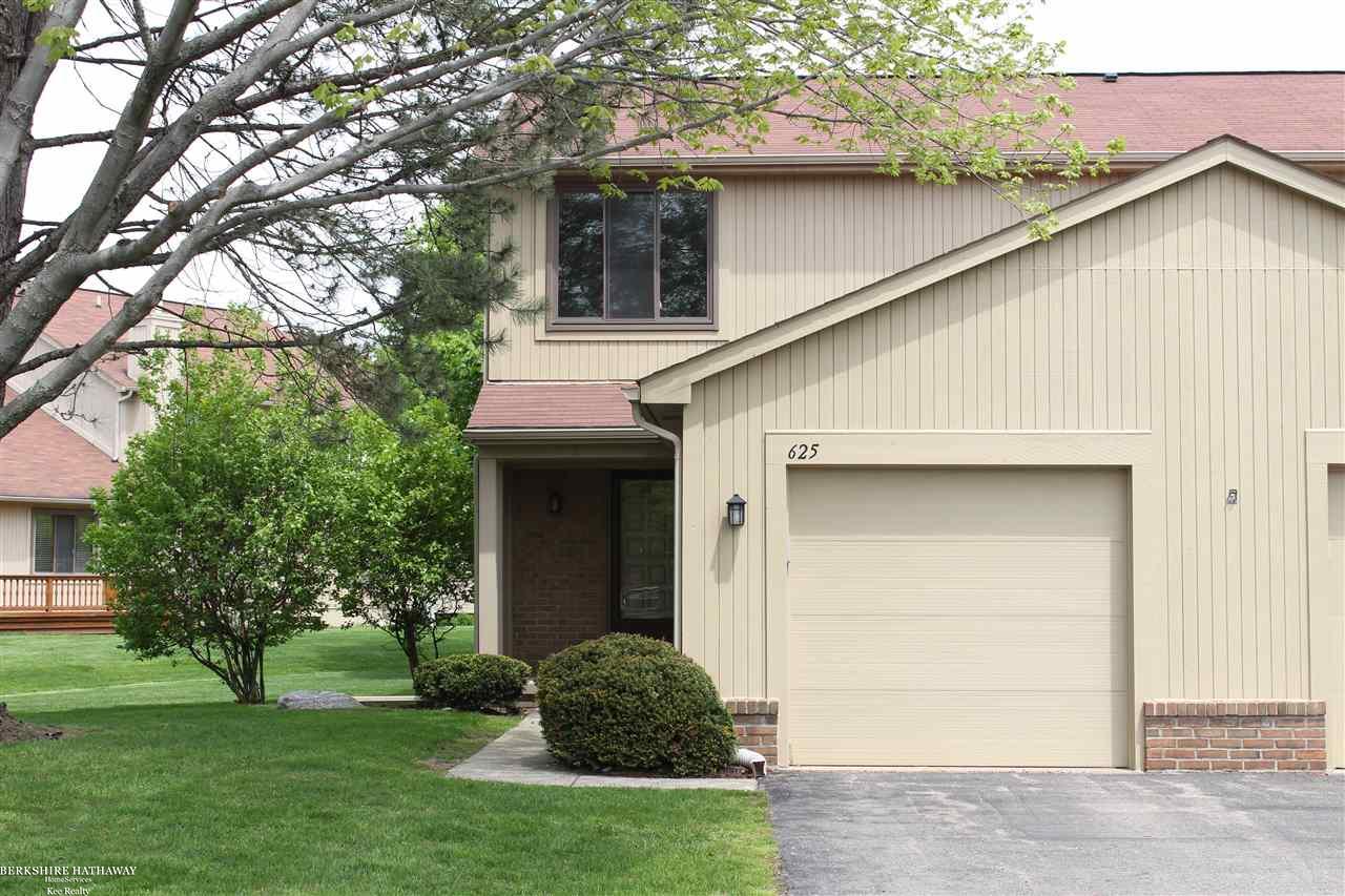 625 Byron Court Rochester Hills, MI 48307 - Photo 2 of 34