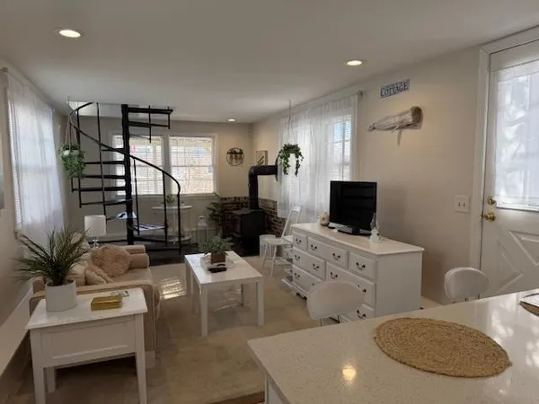 $4,800 | 172 Northwest Street, Unit C, Portsmouth, NH 03801