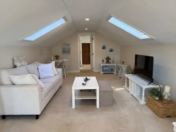 $4,800 | 172 Northwest Street, Unit C, Portsmouth, NH 03801