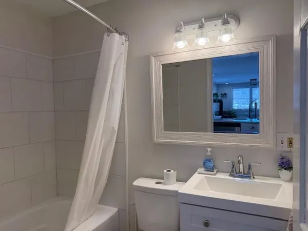 $4,800 | 172 Northwest Street, Unit C, Portsmouth, NH 03801