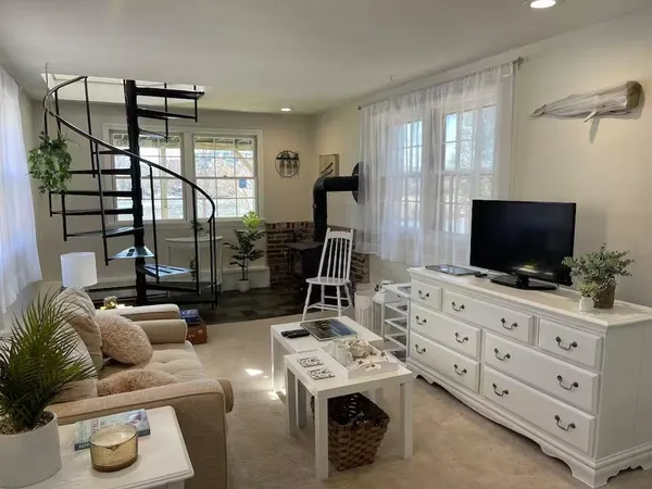 $4,800 | 172 Northwest Street, Unit C, Portsmouth, NH 03801