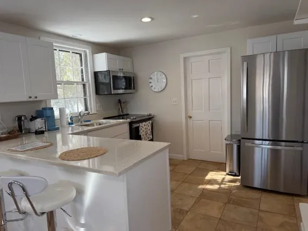 $4,800 | 172 Northwest Street, Unit C, Portsmouth, NH 03801