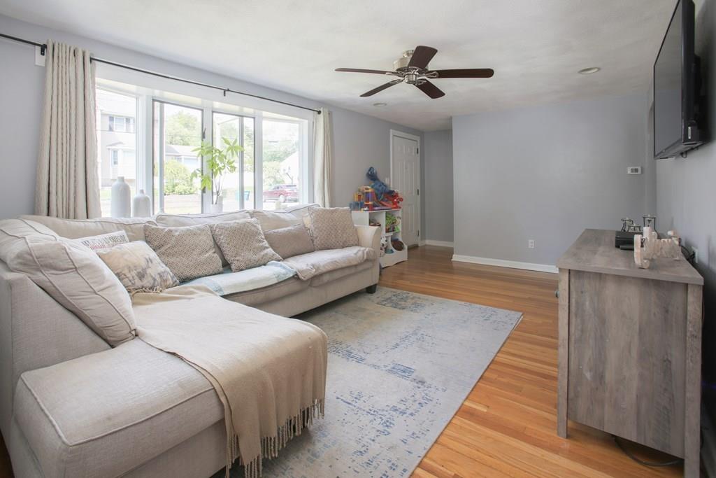 10 Pinewood Road Tewksbury, MA 01876 - Photo 8 of 11 Gallery Image 8