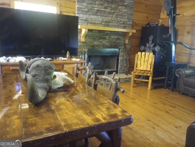 a view of entryway with a front door