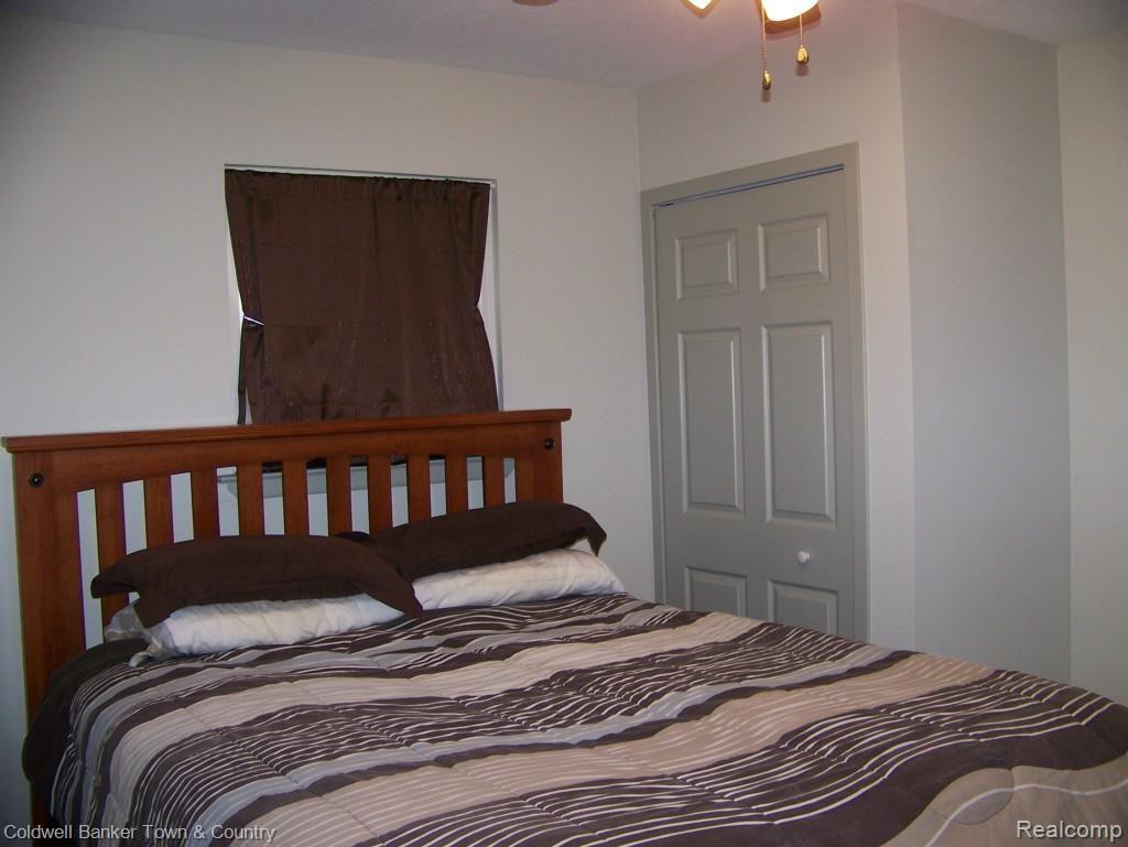 6859 North Fowlerville Road Fowlerville, MI 48836 - Photo 15 of 33 100_7357.jpg