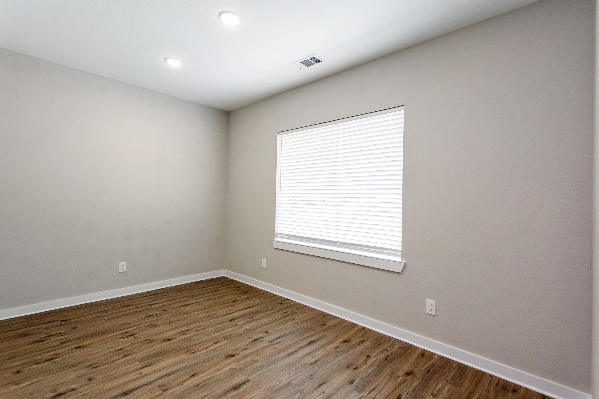 10317 Lake Road, Unit 15B Houston, TX 77070 - Photo 11 of 32