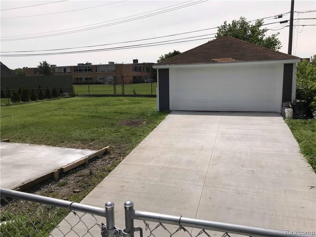 4208 Kendall Road Warren, MI 48091 - Photo 36 of 36 38258381_10156213834716253_439342894881439744_n.jpg
