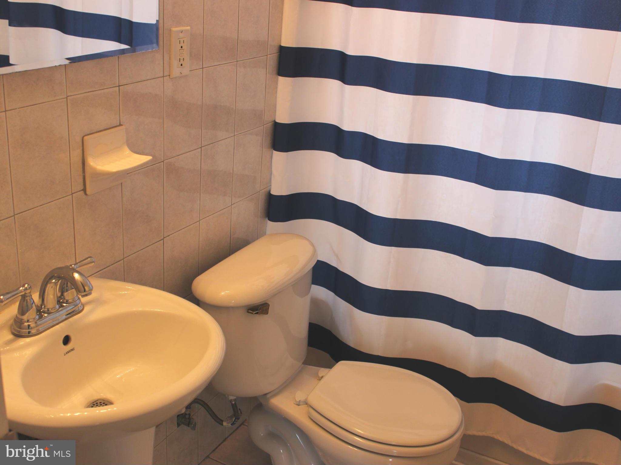 5010 Niagara Road College Park, MD 20740 - Photo 4 of 13 Bath