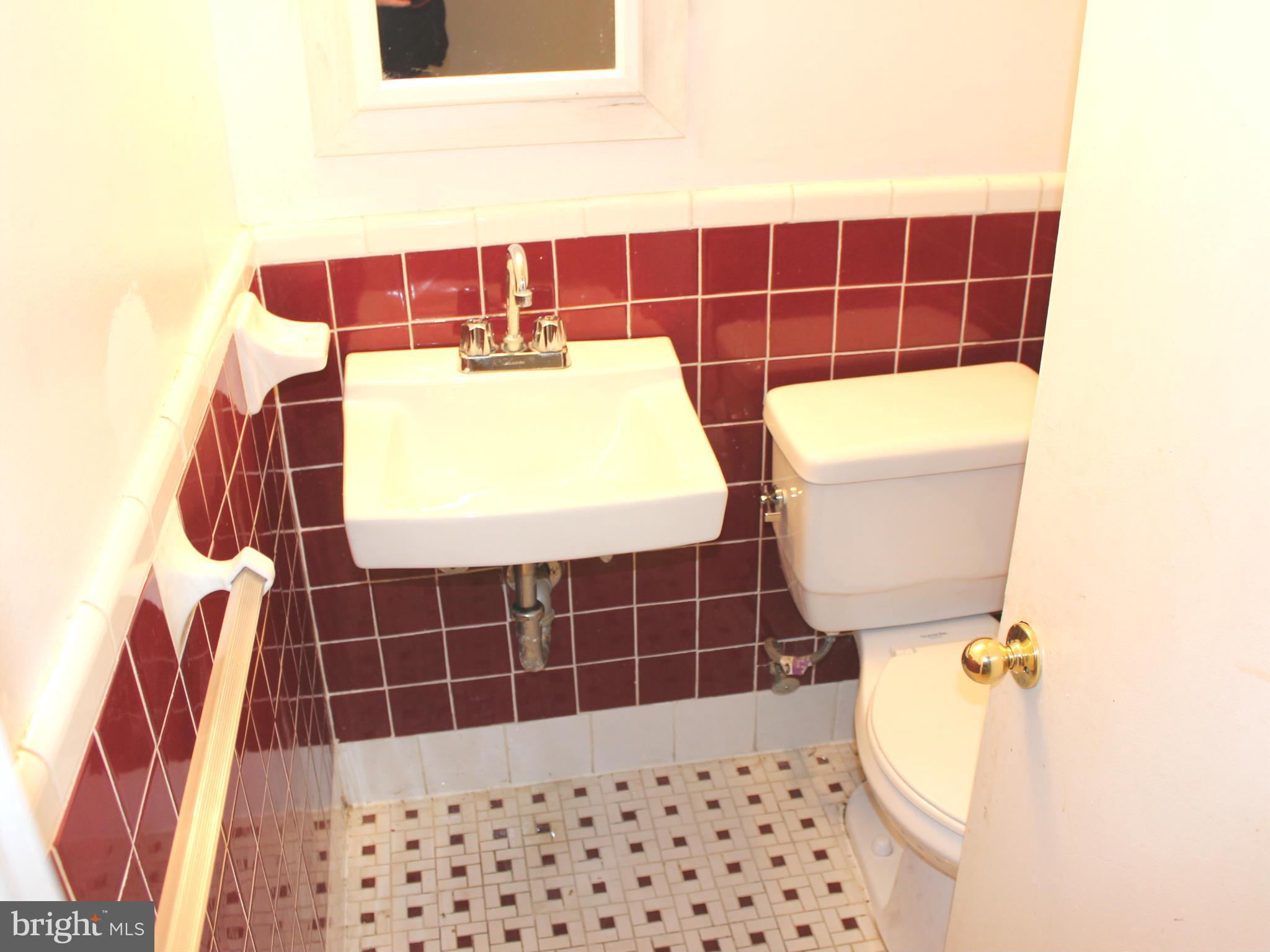 5010 Niagara Road College Park, MD 20740 - Photo 10 of 13 Bath