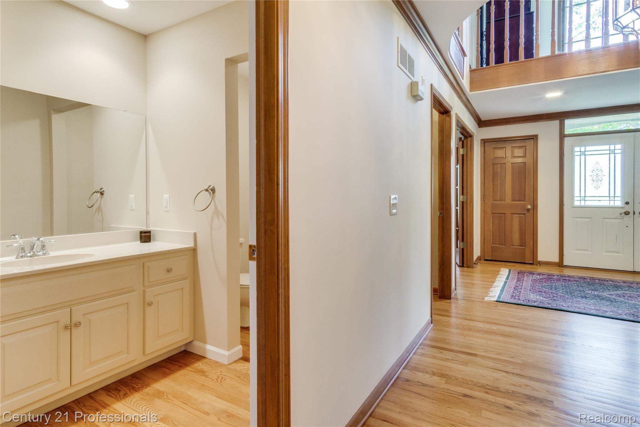 1059 Stony Pointe Boulevard Rochester, MI 48307 - Photo 46 of 74 Interiors (31 of 67).jpg