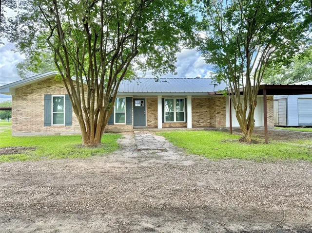 $1,800 | 16981 Highway 146, Liberty, TX 77575