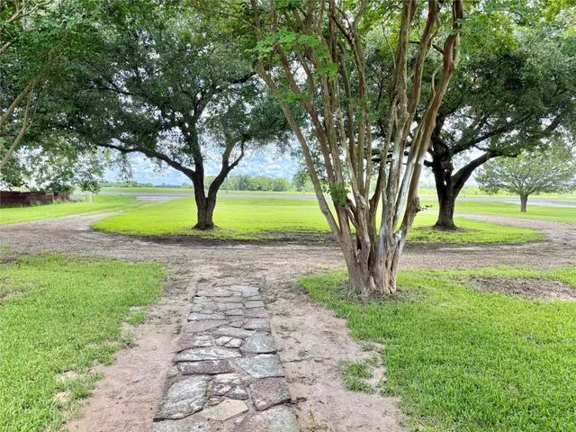 $1,800 | 16981 Highway 146, Liberty, TX 77575