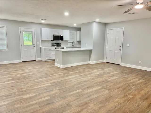 $1,800 | 16981 Highway 146, Liberty, TX 77575