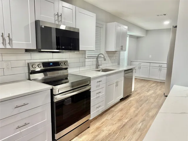 $1,800 | 16981 Highway 146, Liberty, TX 77575