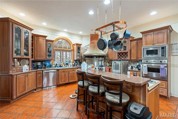 $1,800,000 | 1181 Highway 60, Poplar Bluff, MO 63901