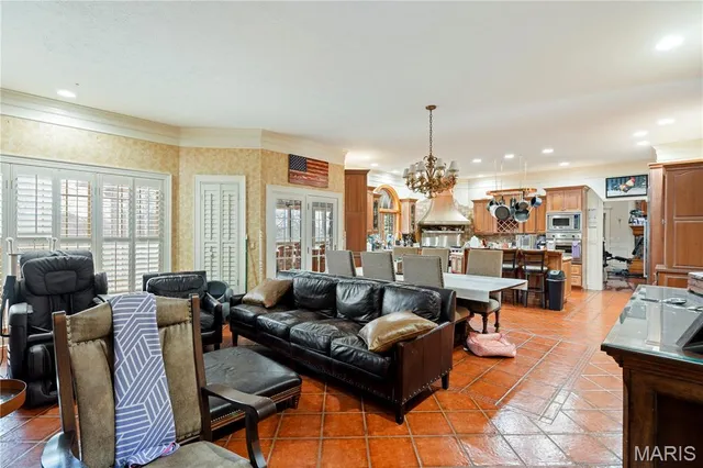 $1,800,000 | 1181 Highway 60, Poplar Bluff, MO 63901