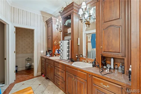 $1,800,000 | 1181 Highway 60, Poplar Bluff, MO 63901