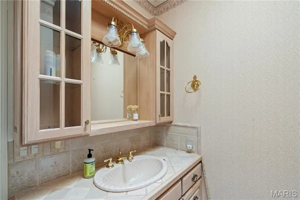 $1,800,000 | 1181 Highway 60, Poplar Bluff, MO 63901