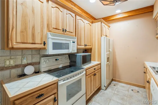 $1,800,000 | 1181 Highway 60, Poplar Bluff, MO 63901