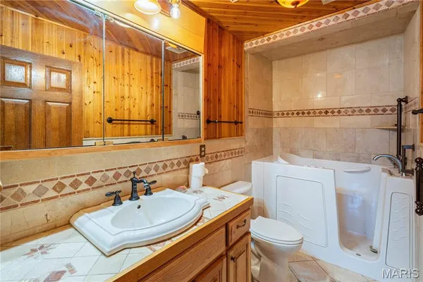 $1,800,000 | 1181 Highway 60, Poplar Bluff, MO 63901