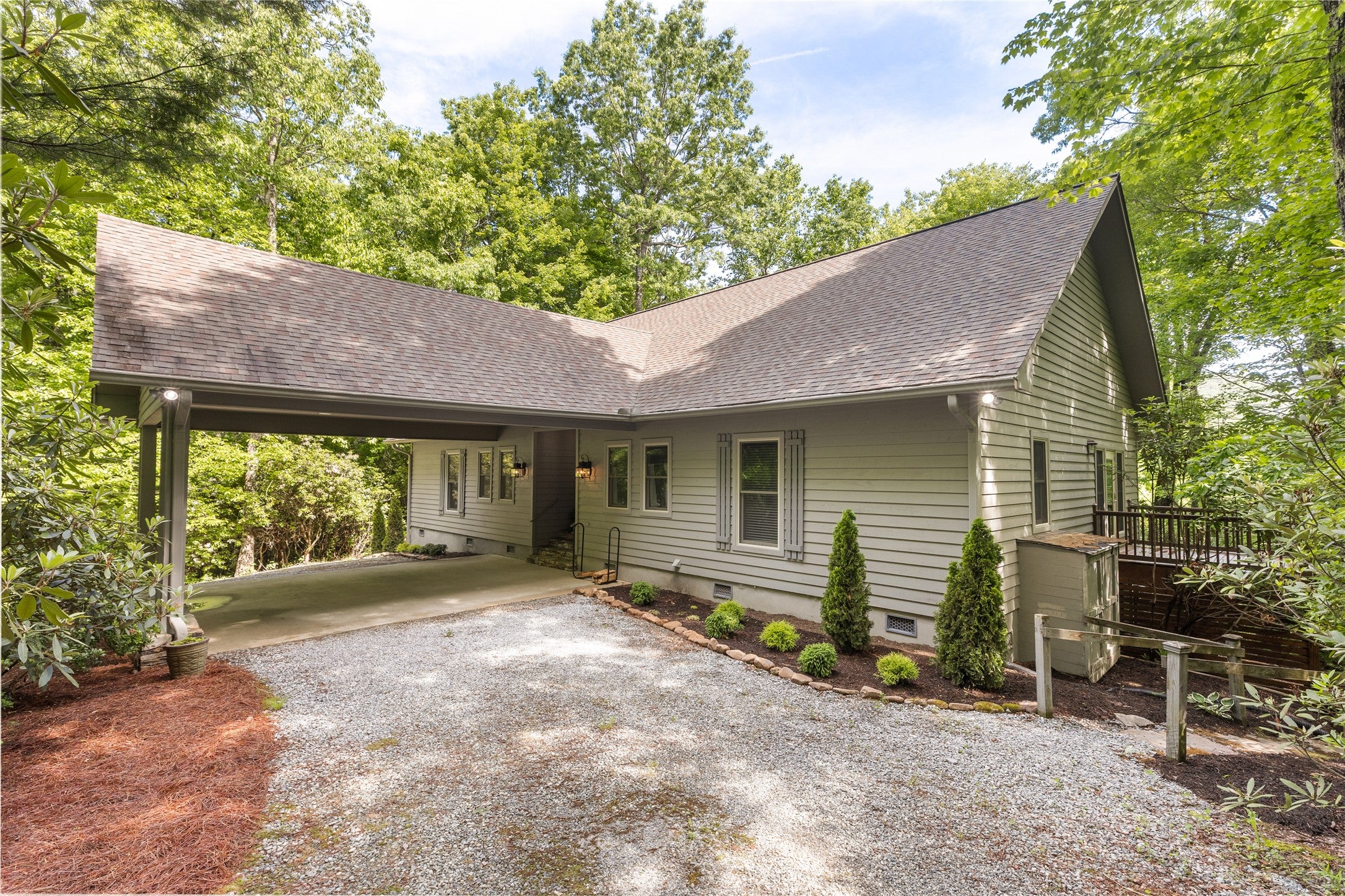 141 Old Ford Road Cashiers, NC 28717 - Photo 8 of 92 Gallery Image 8