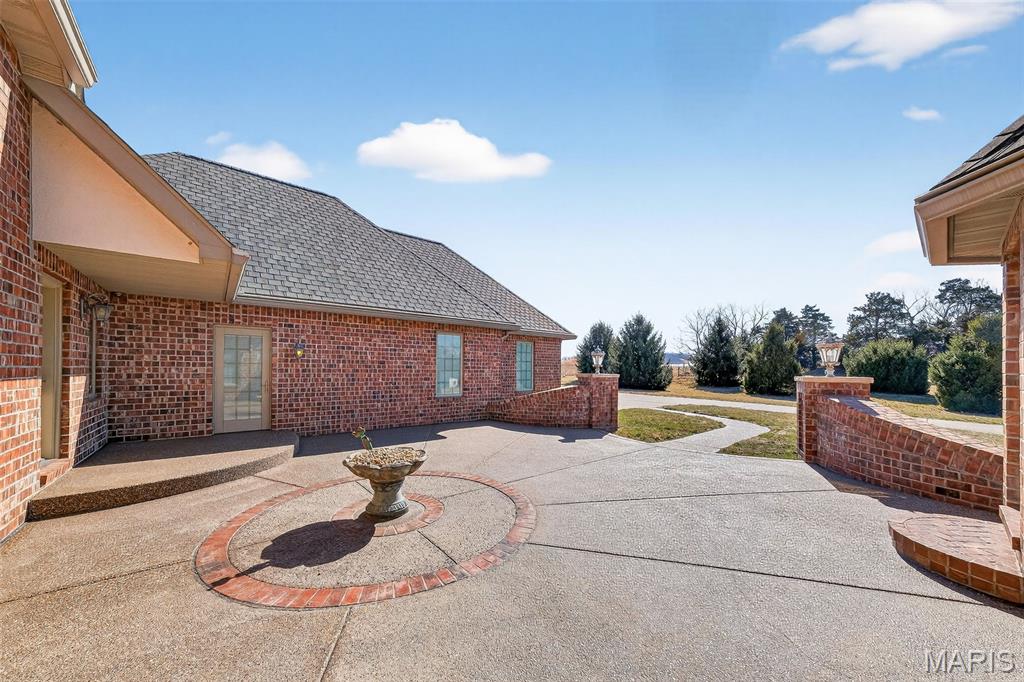 2662 Highway 79 Elsberry, MO 63343 - Photo 16 of 98