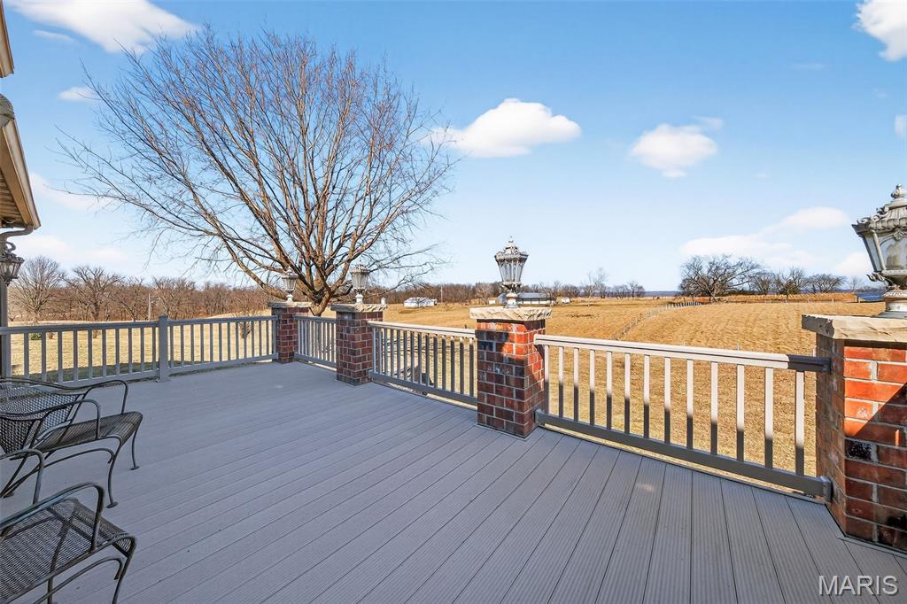 2662 Highway 79 Elsberry, MO 63343 - Photo 17 of 98