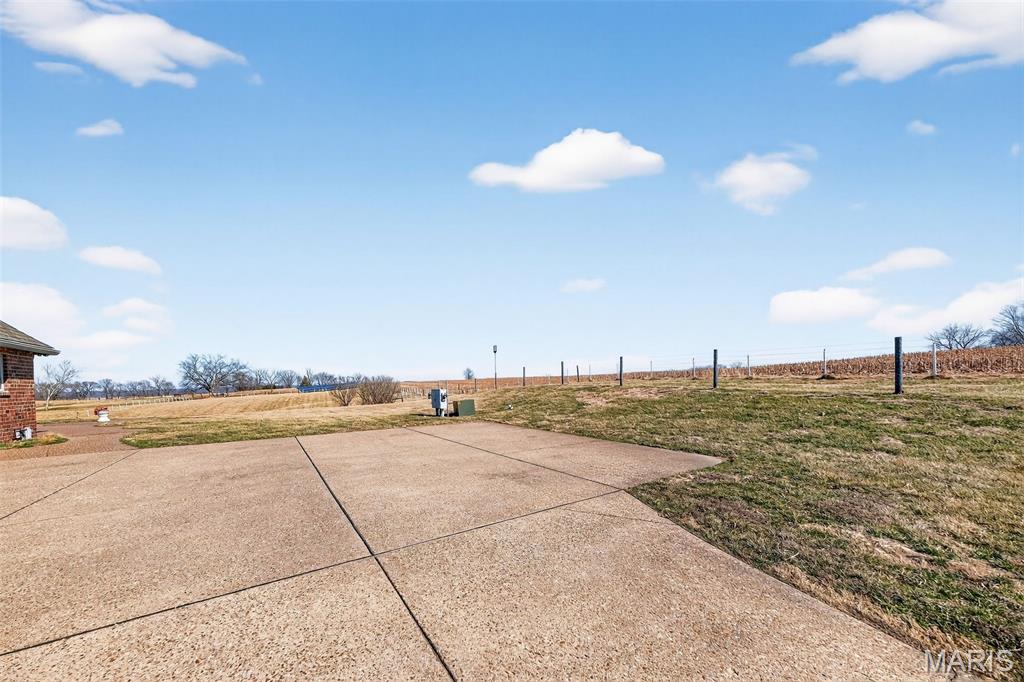 2662 Highway 79 Elsberry, MO 63343 - Photo 19 of 98