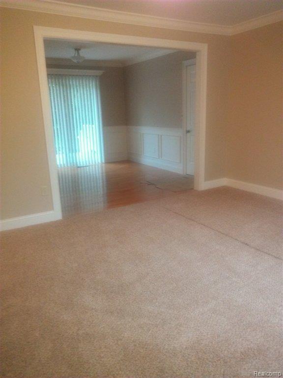 5118 Lapeer Road Burton, MI 48509 - Photo 6 of 19 IMAG1457.jpg