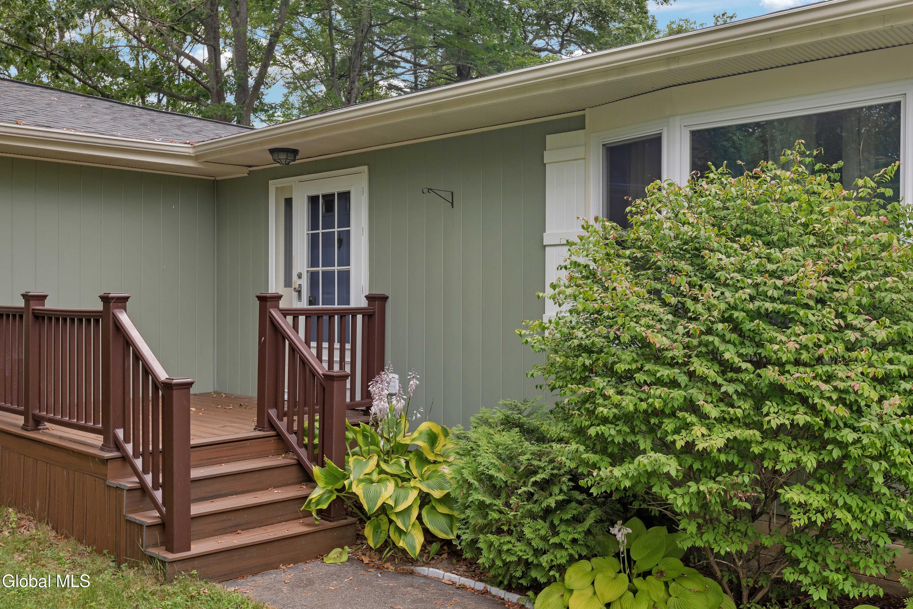 14 Ashdown Road Clifton Park, NY 12019 - Photo 27 of 32 27-IMG_5115