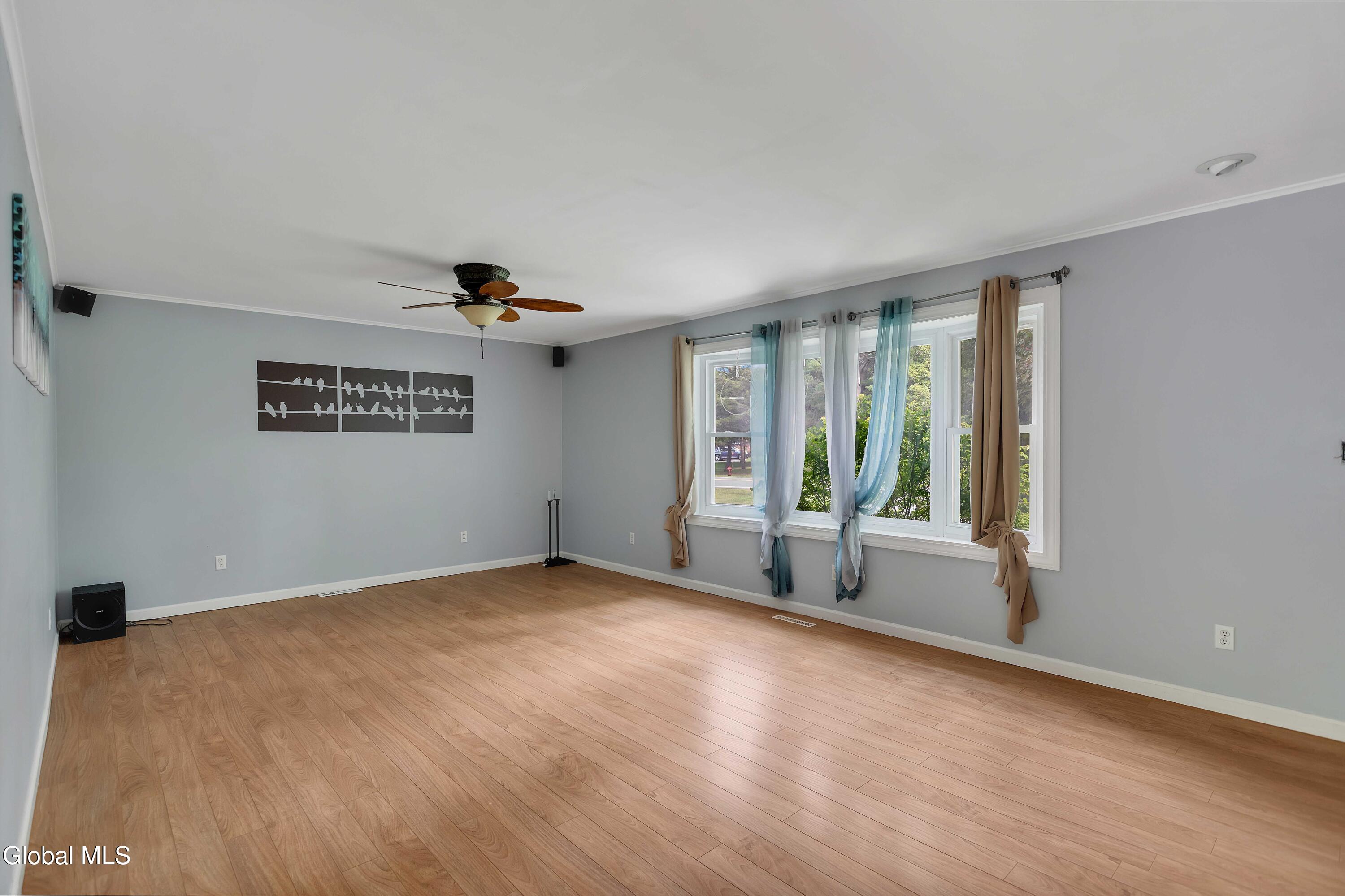 14 Ashdown Road Clifton Park, NY 12019 - Photo 4 of 32 04-IMG_5181