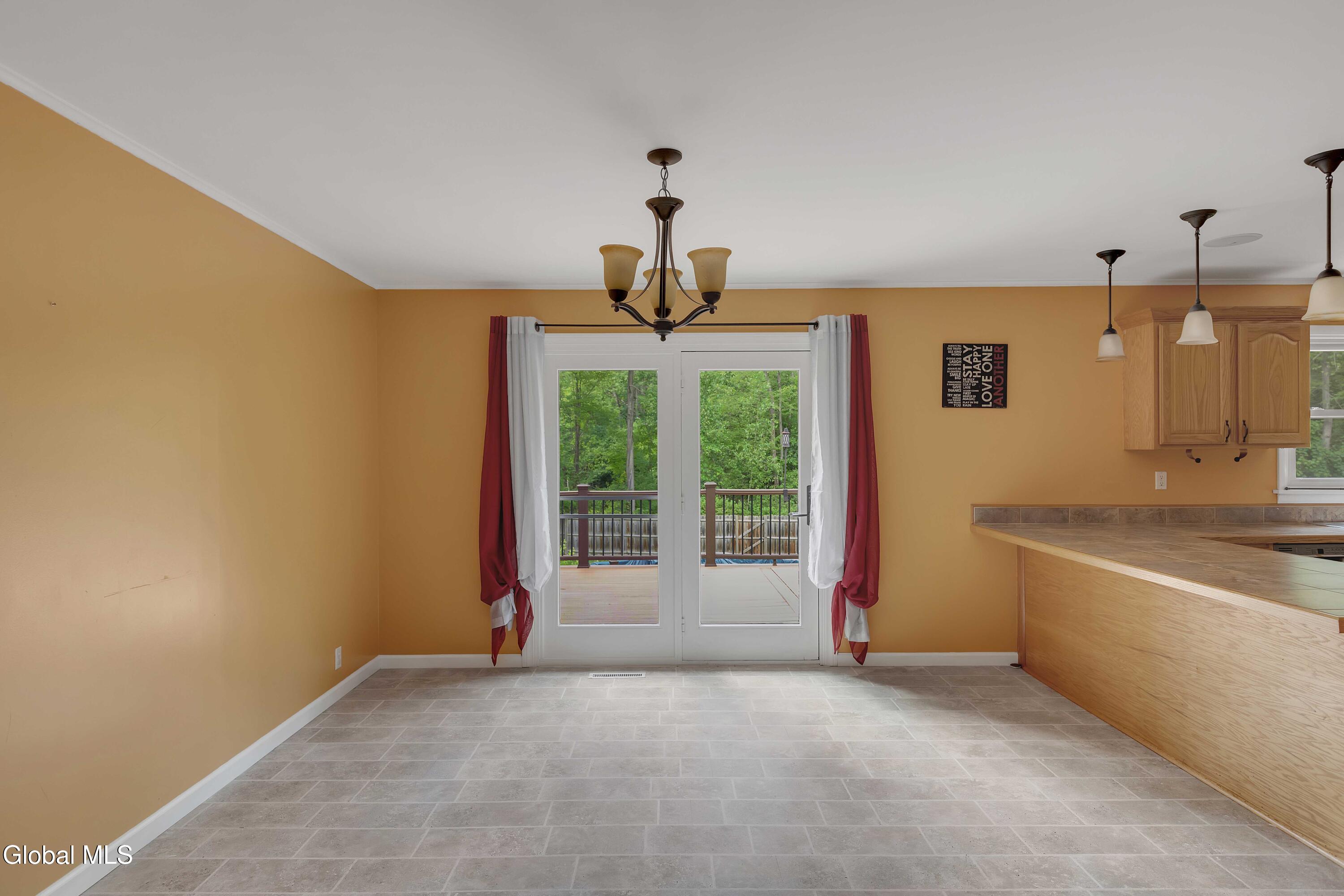 14 Ashdown Road Clifton Park, NY 12019 - Photo 7 of 32 07-IMG_5198