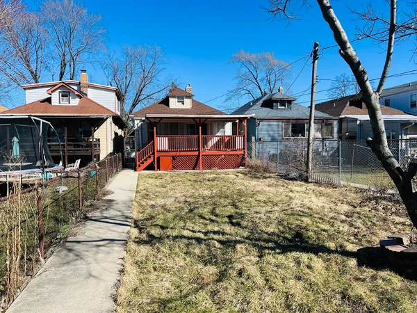 $1,750 | 3516 North Keating Avenue, Unit 1, Chicago, IL 60641