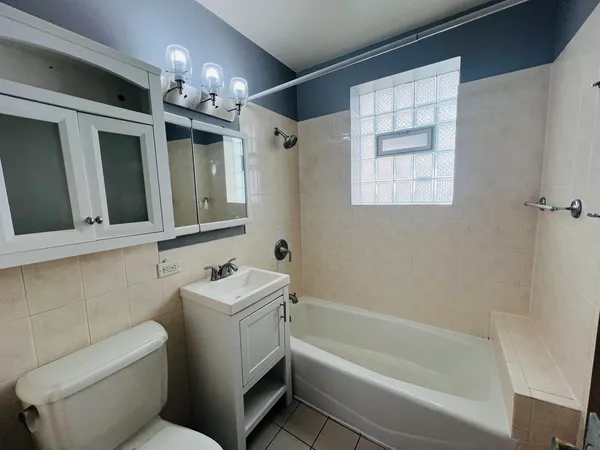 $1,750 | 3516 North Keating Avenue, Unit 1, Chicago, IL 60641