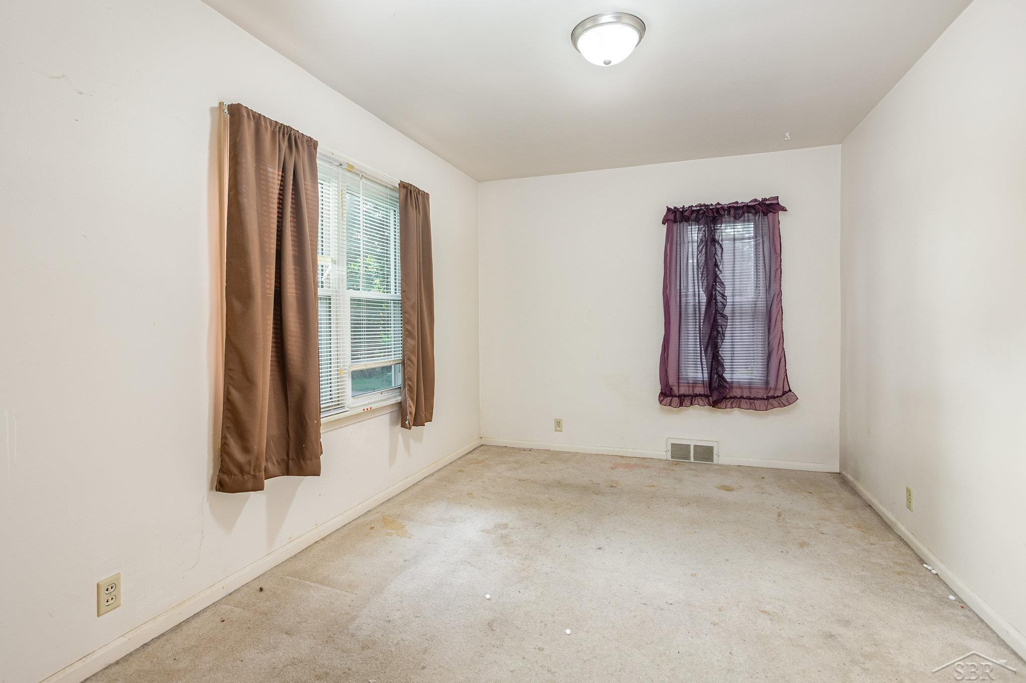5367 Gratiot Road Saginaw, MI 48638 - Photo 8 of 21 50188765-c6904f5a-7efe-4675-af73-597af3c4e6ce.JPG