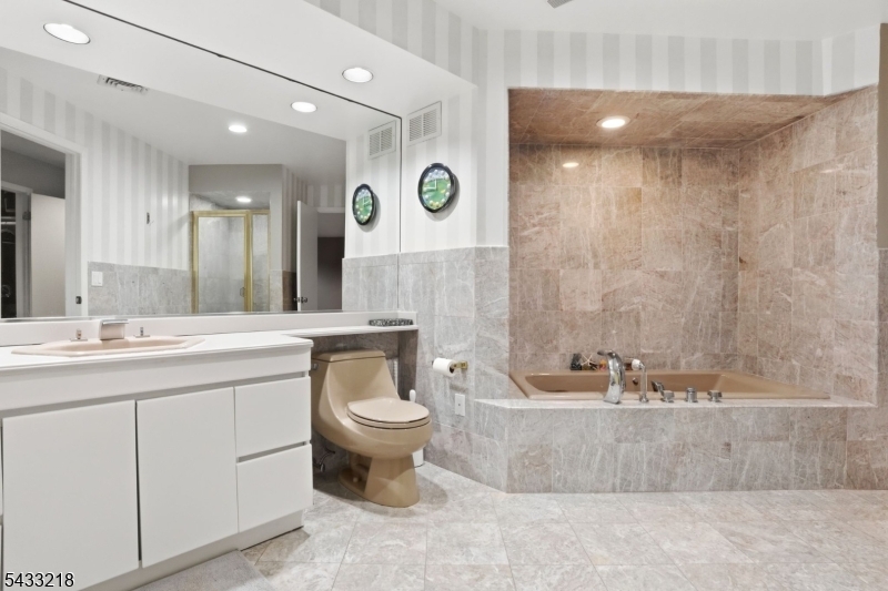 1 Timber Rock Court Cedar Grove, NJ 07009 - Photo 30 of 40