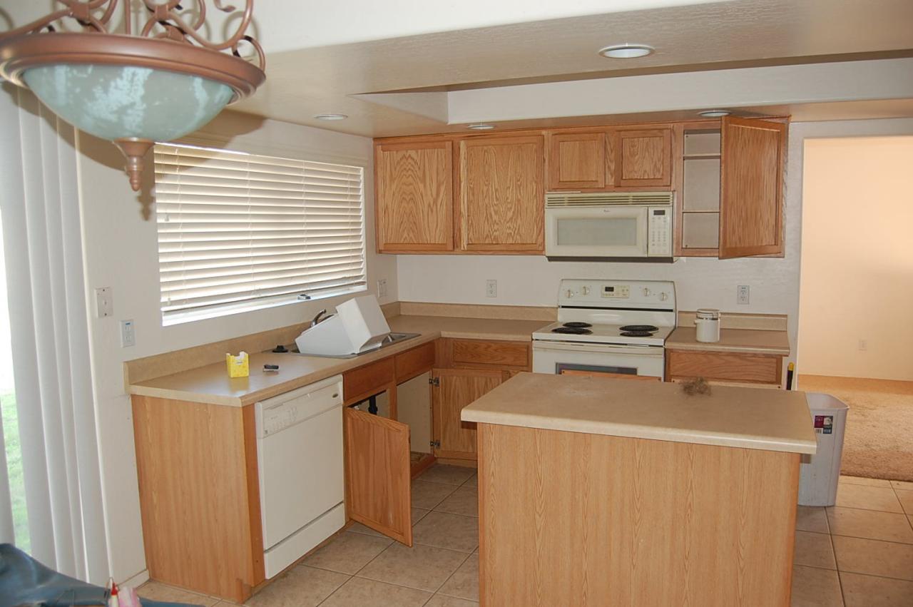 15846 West Boca Raton Road Surprise, AZ 85379 - Photo 4 of 7 Kitchen