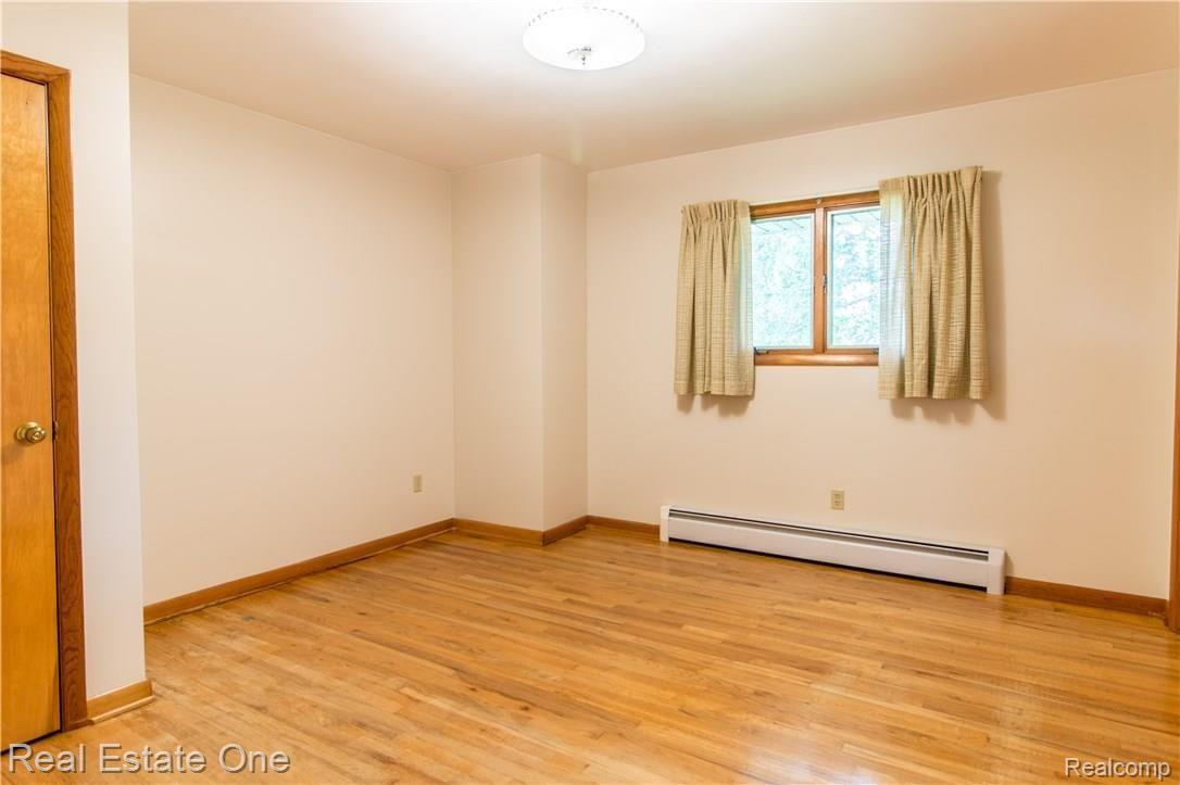 46420 Harris Road Belleville, MI 48111 - Photo 13 of 20 IMG_4419-HDR.jpg