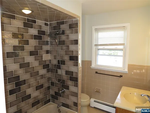 $2,100 | 11 Louis Street, Unit 2, Lodi, NJ 07644