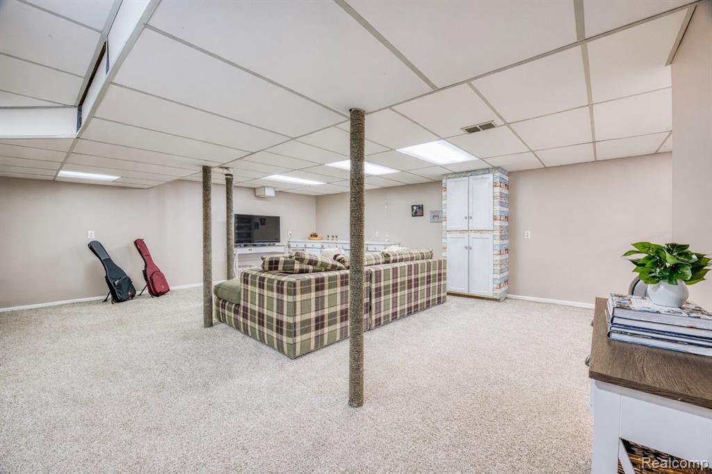 42134 Waterfall Road Northville, MI 48168 - Photo 38 of 47 Gallery Image 38
