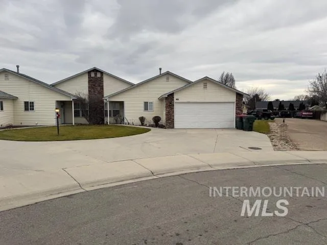 $539,900 | 981-985 East Blue Heron Street, Meridian, ID 83646