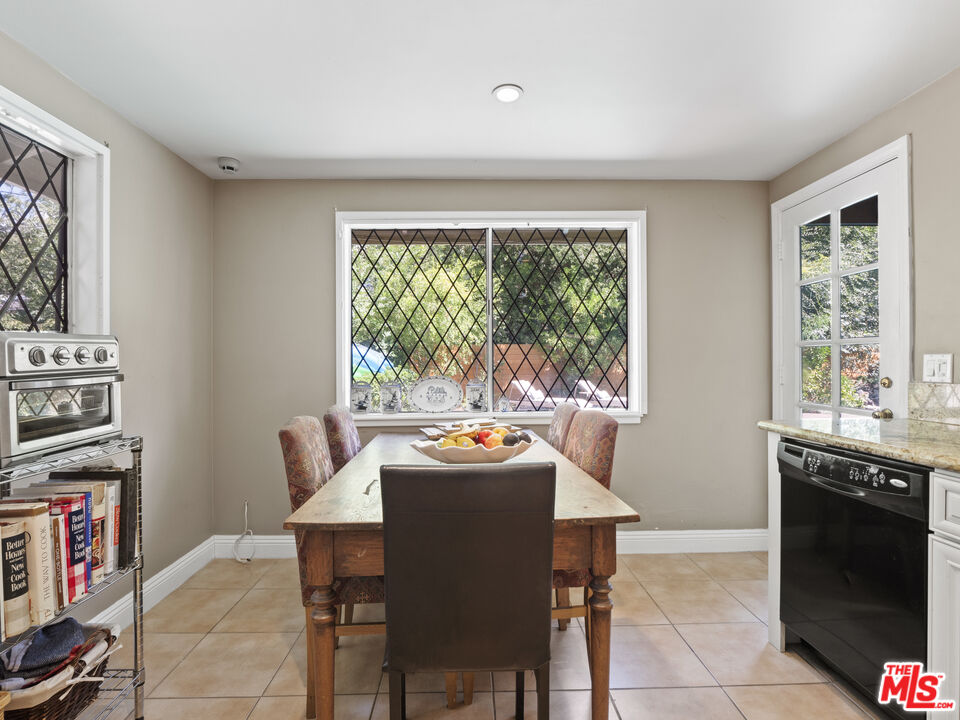 4818 Matley Road La Canada Flintridge, CA 91011 - Photo 14 of 44