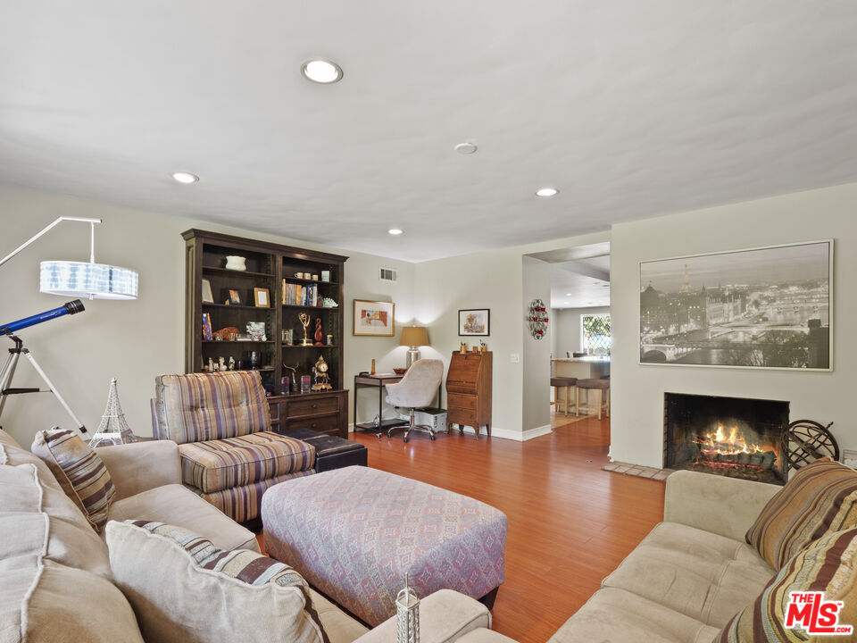 4818 Matley Road La Canada Flintridge, CA 91011 - Photo 4 of 44