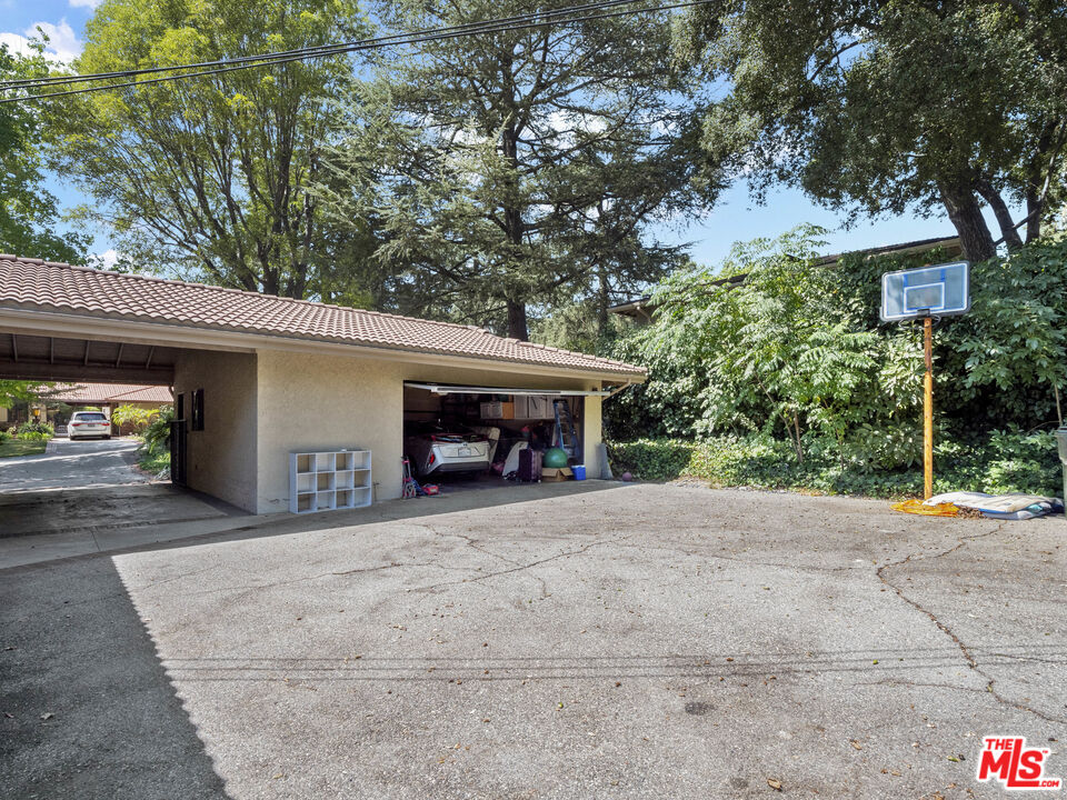 4818 Matley Road La Canada Flintridge, CA 91011 - Photo 33 of 44
