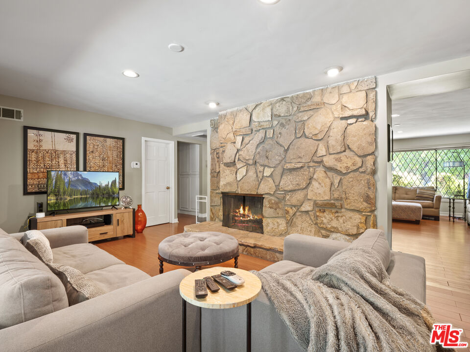 4818 Matley Road La Canada Flintridge, CA 91011 - Photo 7 of 44