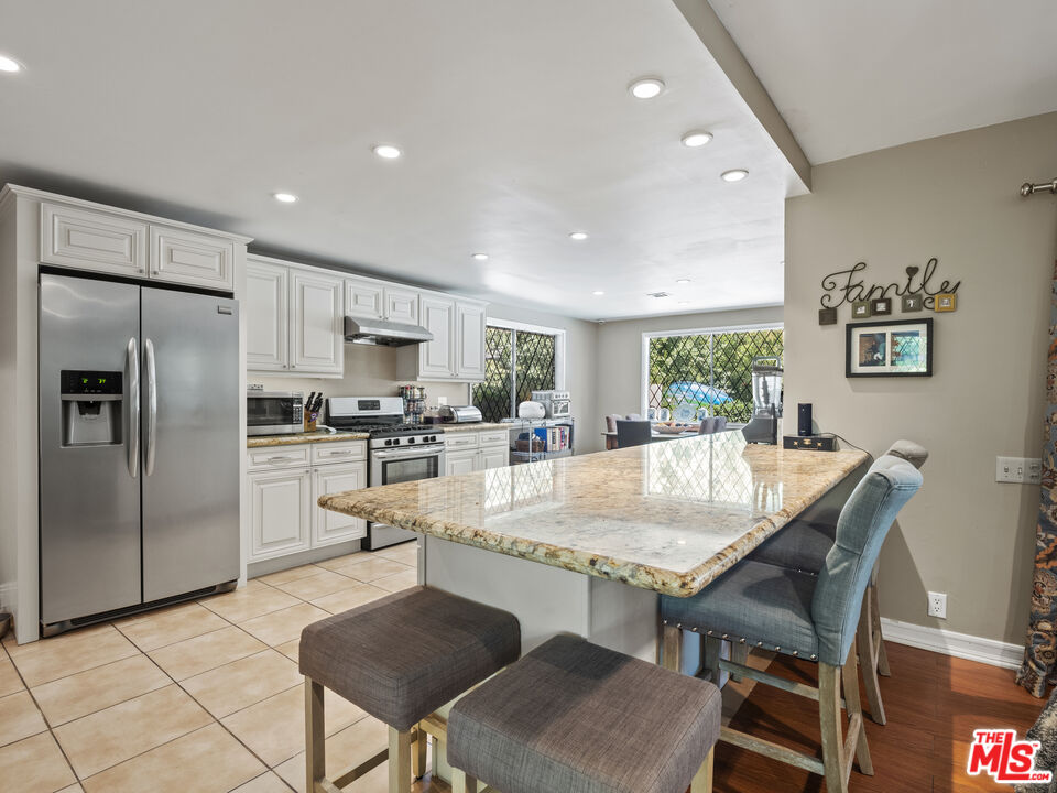 4818 Matley Road La Canada Flintridge, CA 91011 - Photo 9 of 44