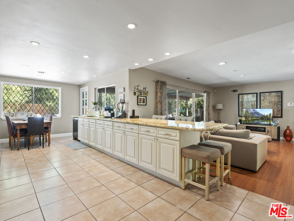 4818 Matley Road La Canada Flintridge, CA 91011 - Photo 10 of 44