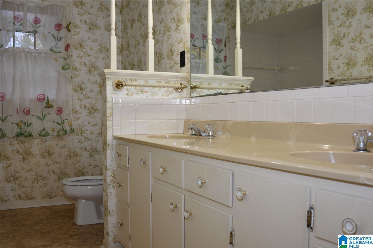 2409 Rocky Ridge Road Birmingham, AL 35243 - Photo 32 of 50