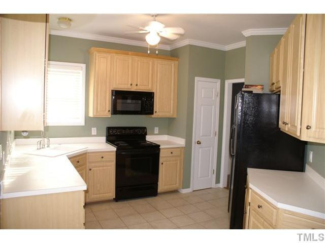 2708 Denbel Circle Raleigh, NC 27604 - Photo 7 of 19 Kitchen