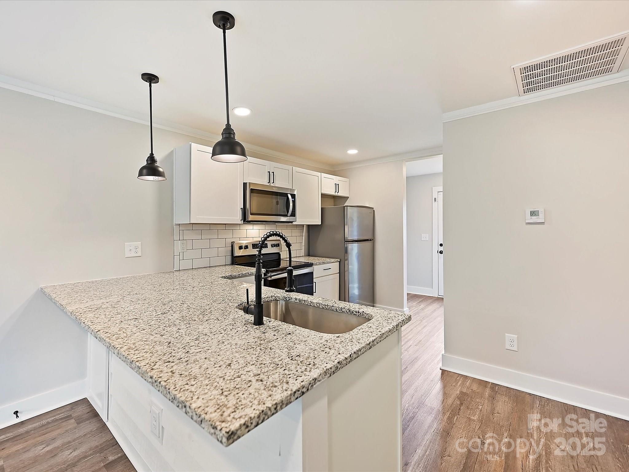 227 Queens Road Gastonia, NC 28052 - Photo 8 of 26 Gallery Image 8